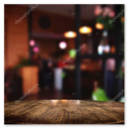Bar con mensole su misura e pannellature in legno